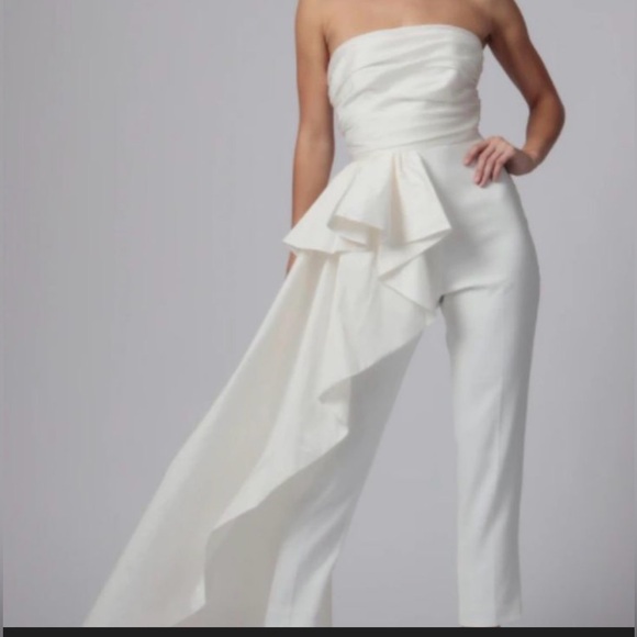 JAYGODFREY Elegant Strapless White Jumpsuit - Picture 9 of 10